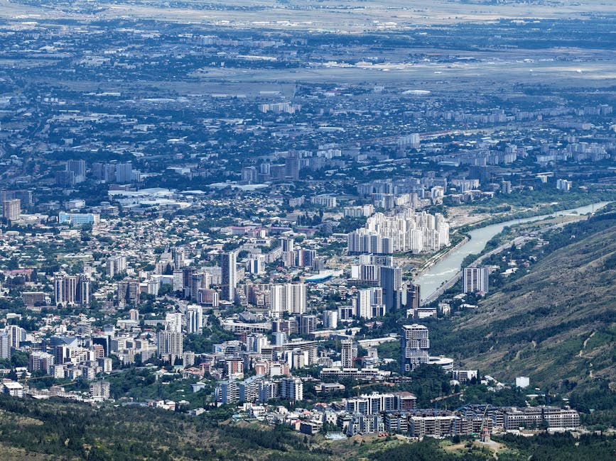 River through the city representing constant support flow